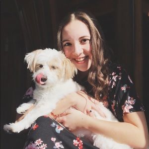 Meet your Posher, Olivia